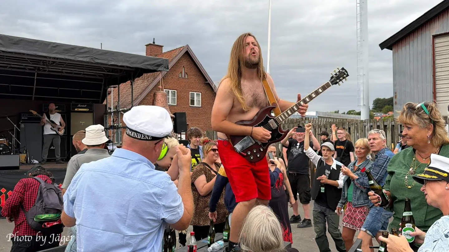 Live Wire spiller live, 1. august 2026